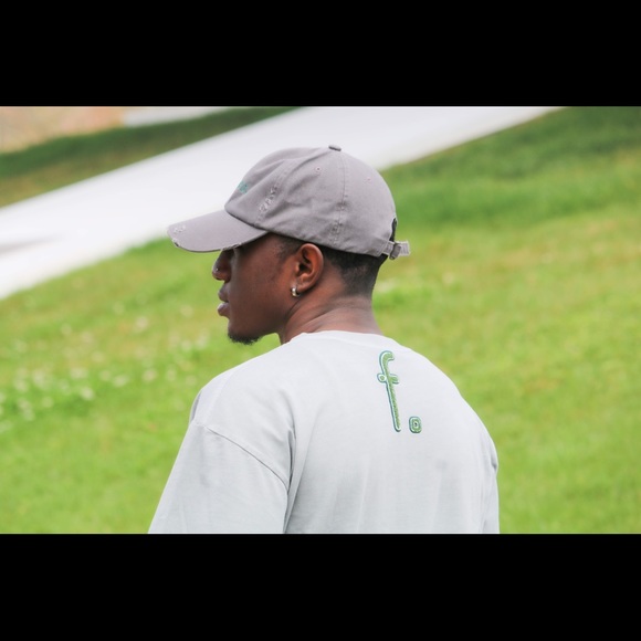 featured. shirt - Picture 4 of 5